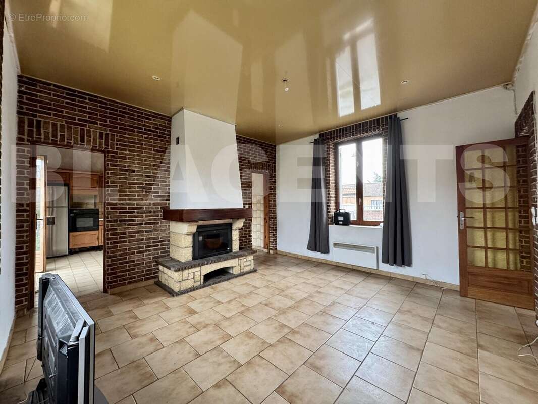 * salon 2 - Maison à HULLUCH