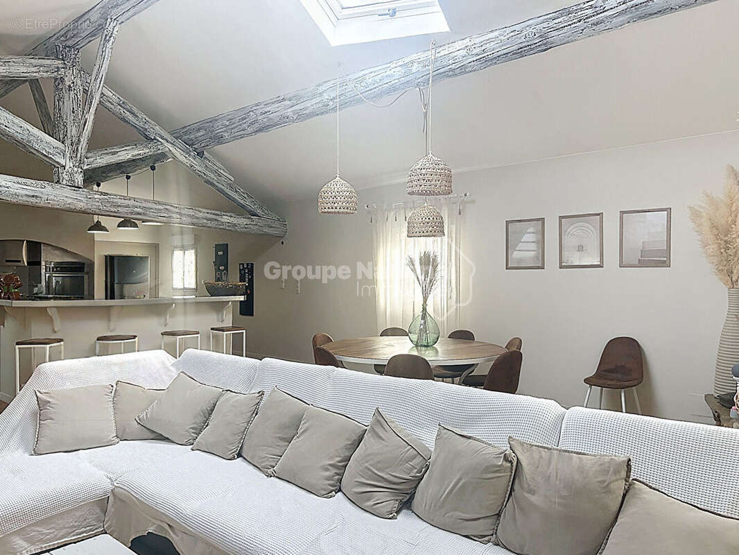 Maison à JONQUIERES-SAINT-VINCENT