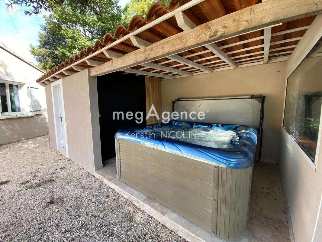 Maison à MEOUNES-LES-MONTRIEUX