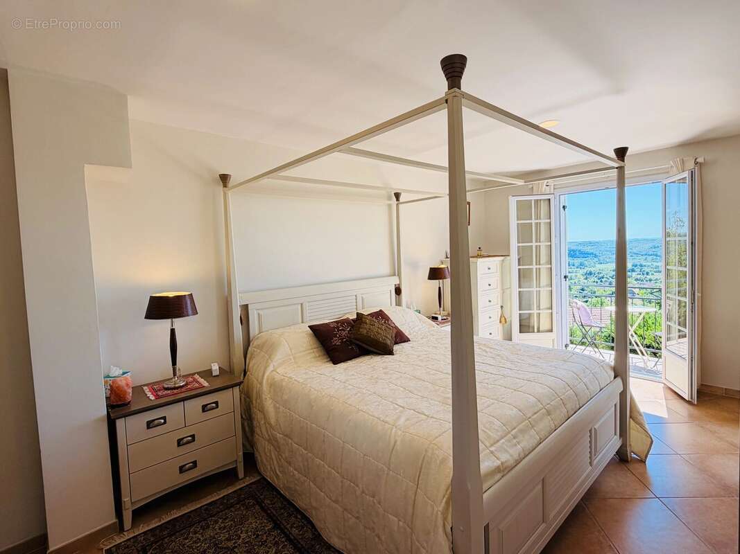 Maison de 4 chambres avec piscine chauffée et vue panoramique sur la vallée de la Dordogne, proche de Souillac - photo 7