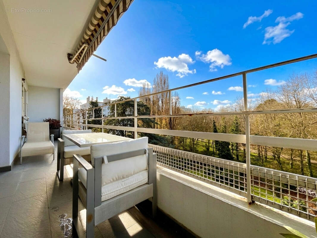 Monselet grand T4  avec terrasse, cave et parking couvert - photo 3