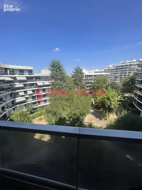 Lumineux T2 de 67 m2 en étage élevé avec 2 balcons   Rénové et idéalement agencé - photo 2
