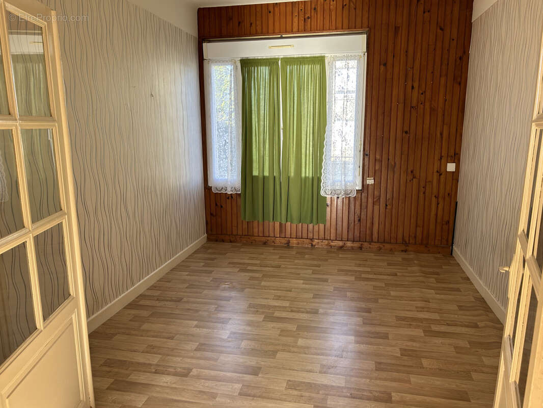 Appartement à MONTAIGNAC-SAINT-HIPPOLYTE