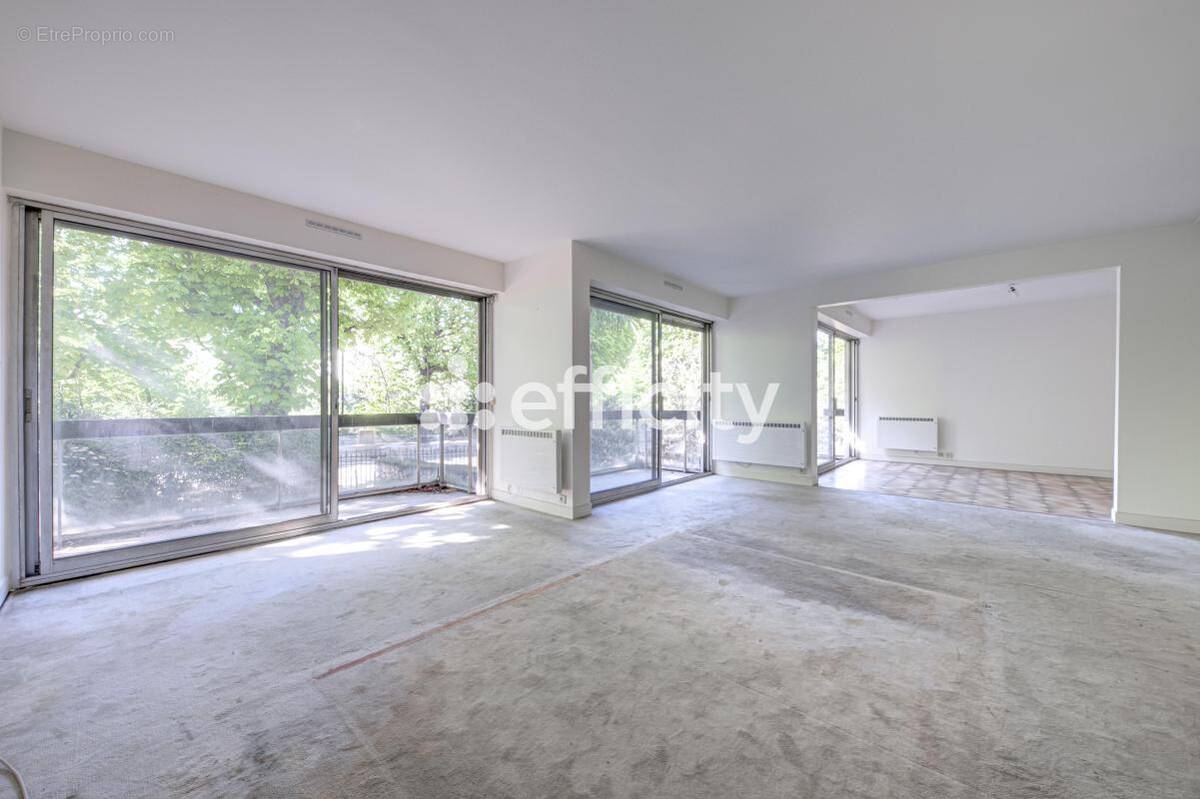Appartement à NEUILLY-SUR-SEINE