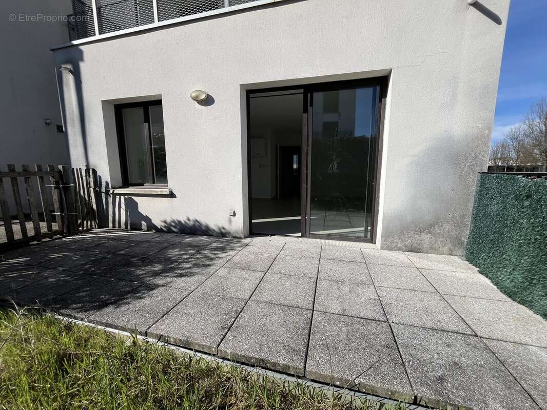 Appartement à BEAUZELLE