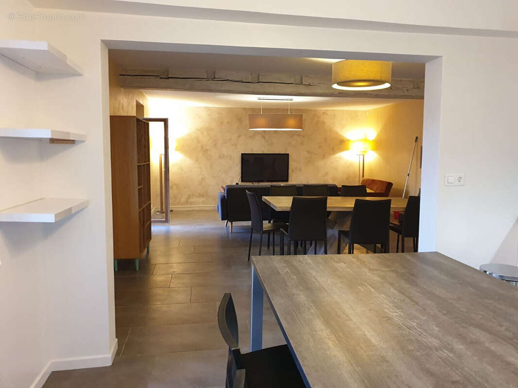 Appartement à CESSY