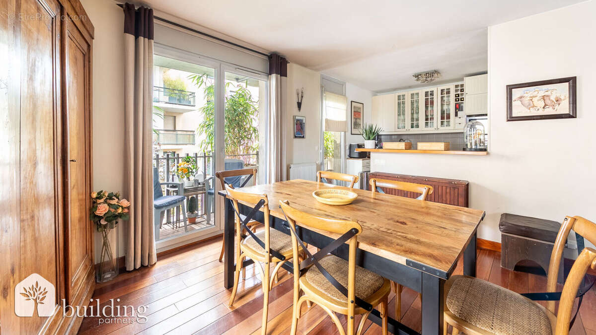 Appartement à PARIS-17E