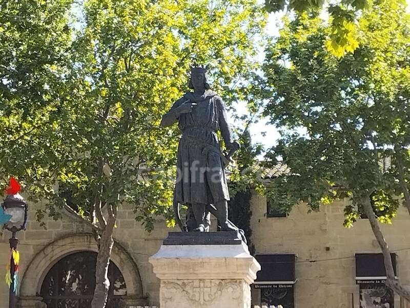 Commerce à AIGUES-MORTES