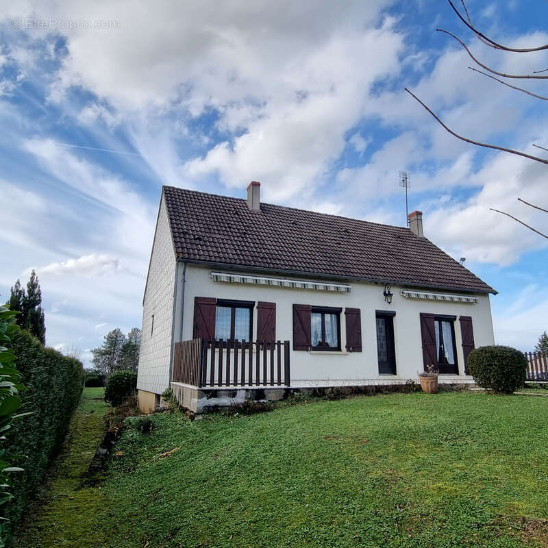 Maison à MONTGIVRAY