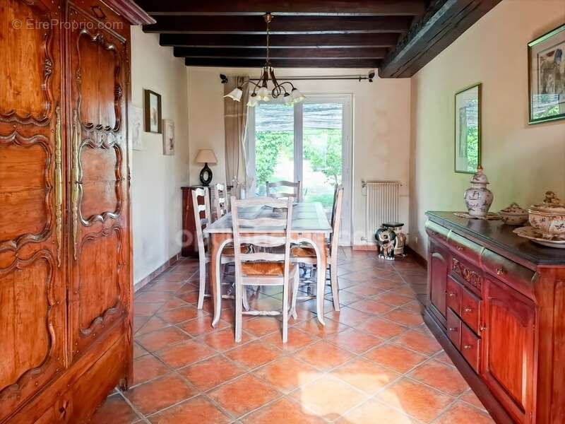 Maison à ESPINASSE-VOZELLE
