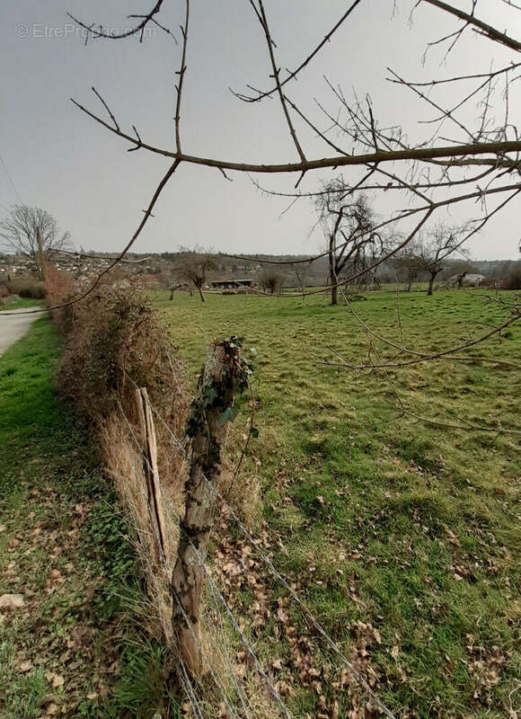 Terrain à BOSMIE-L'AIGUILLE