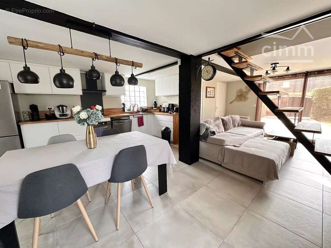 Maison à CONGIS-SUR-THEROUANNE