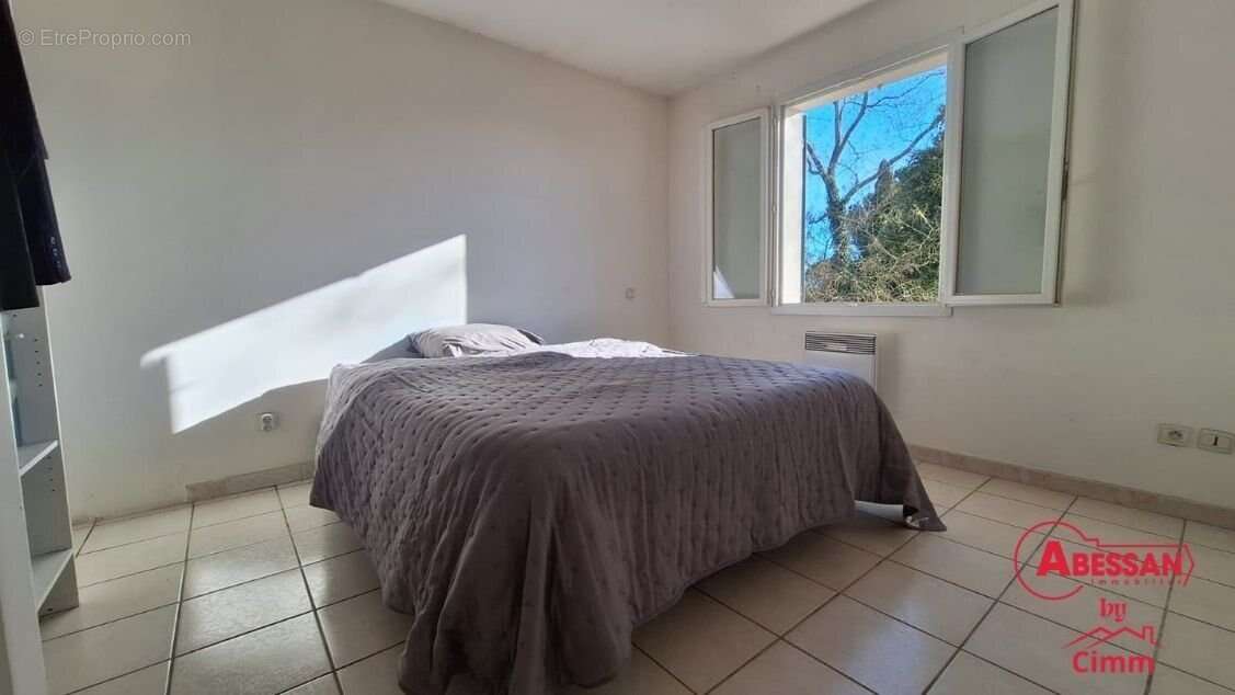 Maison à LEZAN
