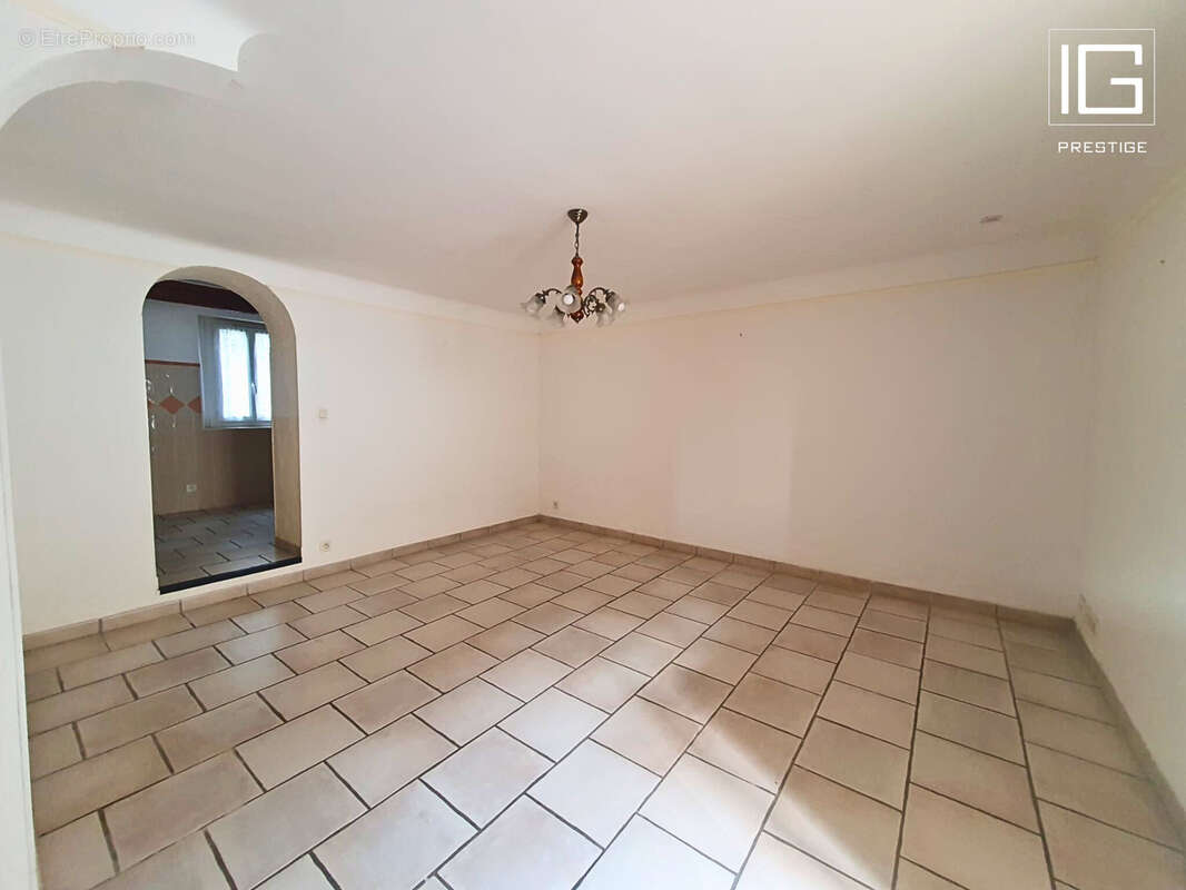 Appartement à SIX-FOURS-LES-PLAGES