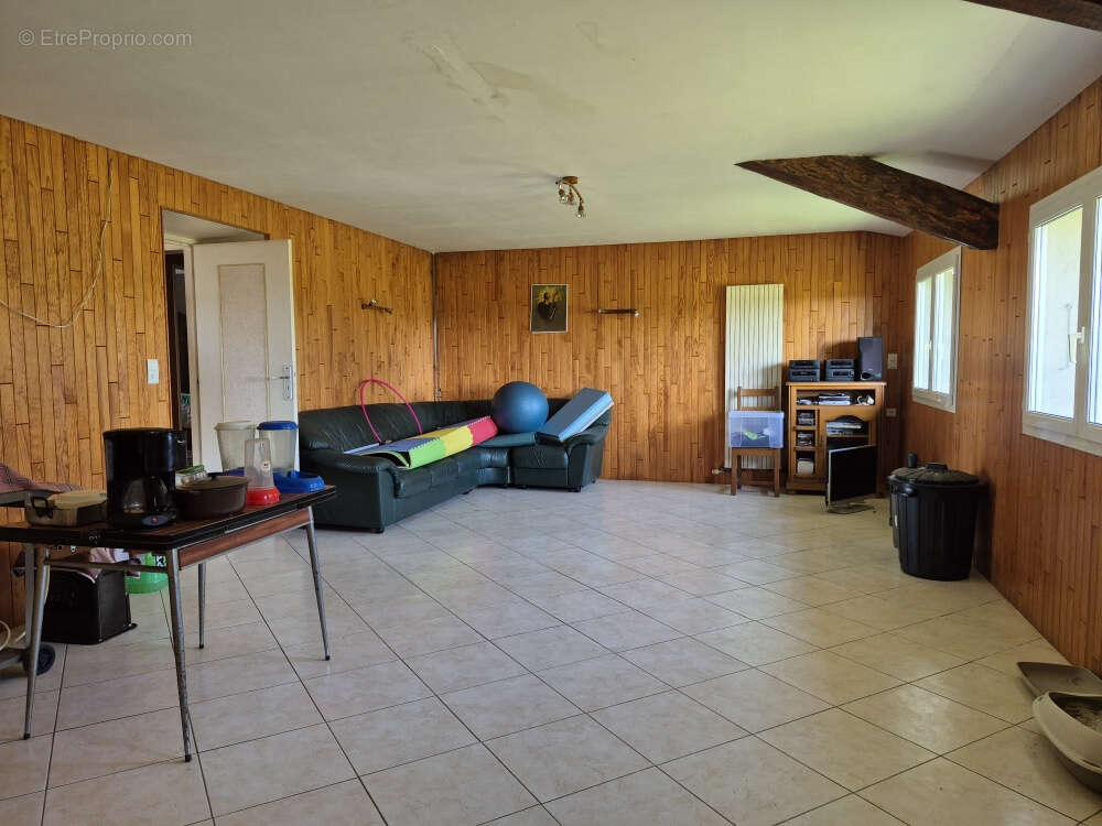 A vendredi, Corps de ferme à Ornézan - photo 6