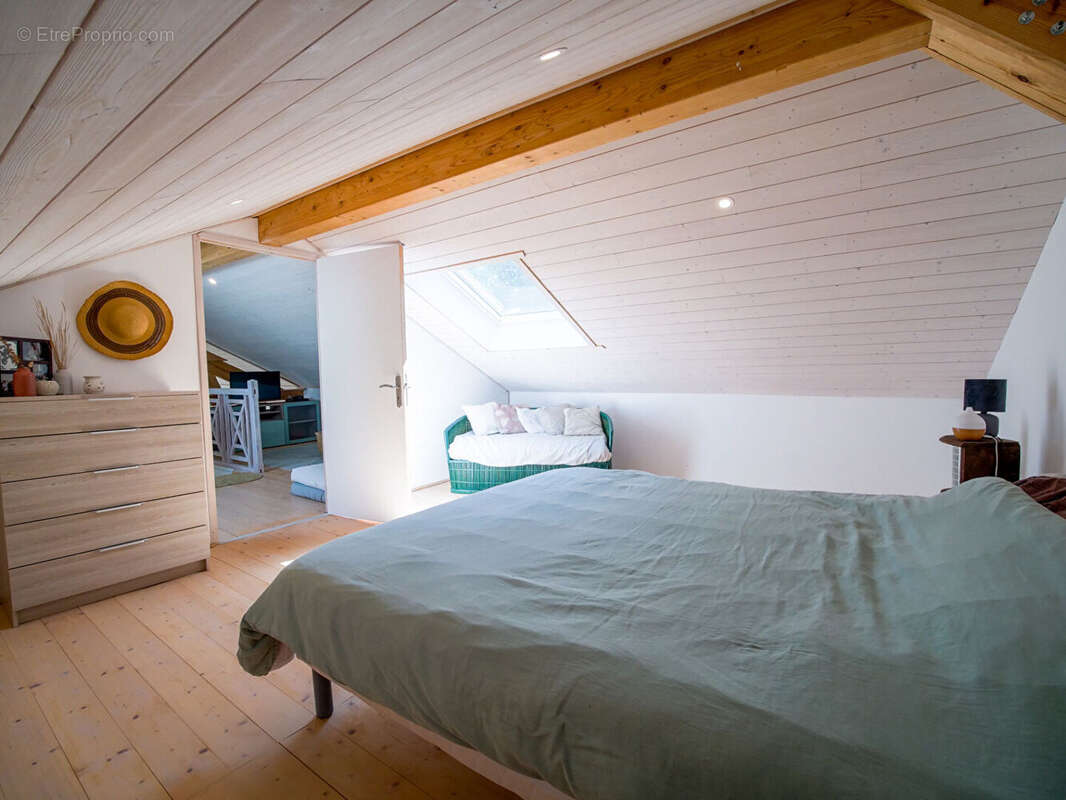 Maison rénovée avec grand terrain ! Un véritable coup de coeur - photo 6