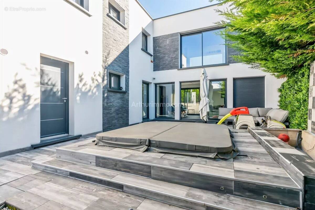 Maison à VILLEVAUDE