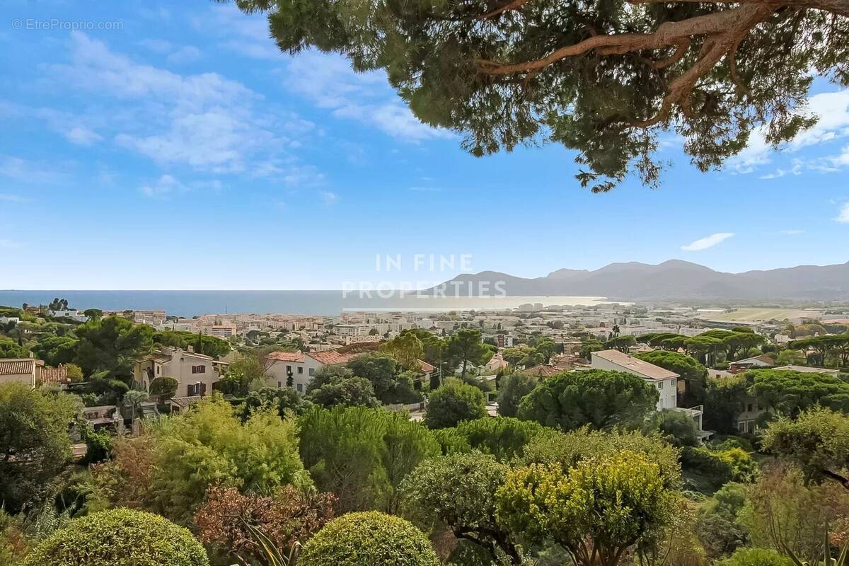 Appartement à LE CANNET