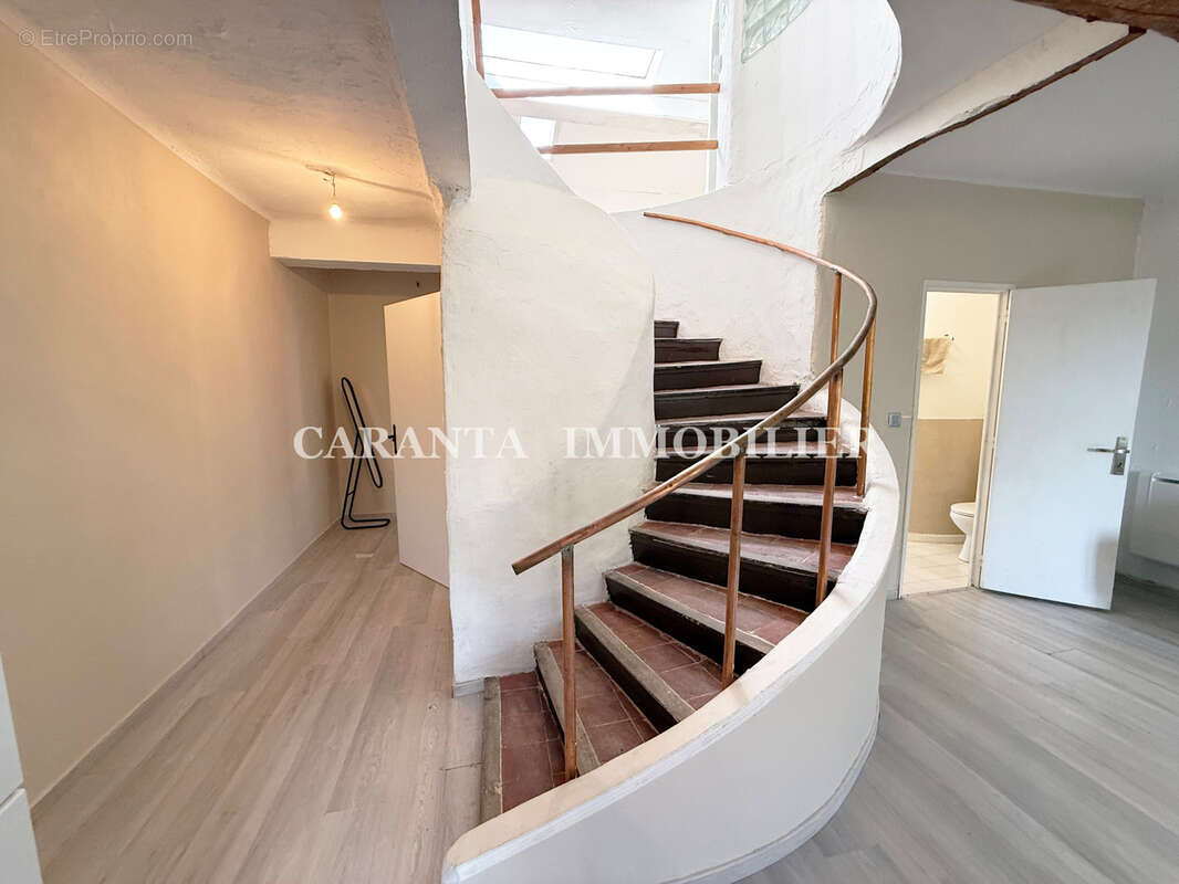 Vente Maison de village 5 pièces plan de la tour avec jardin composée de 2 appartements - photo 10