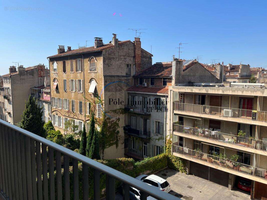 Appartement à MARSEILLE-1E