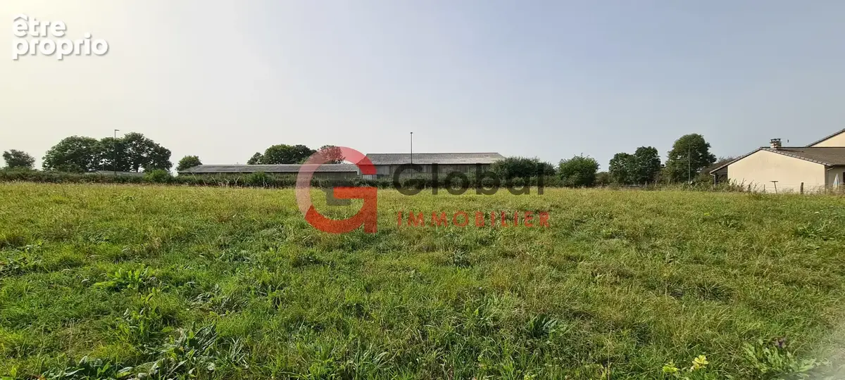 Photo Terrain à Olby au prix de 64 000€