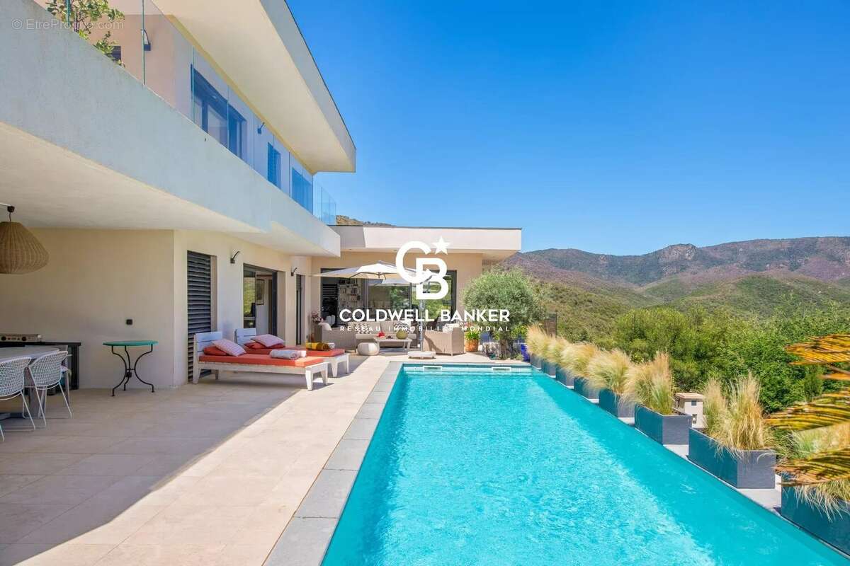 Villa contemporaine vue mer, Golf de Valcros - 83250 La Londe-les-Maures - photo 12