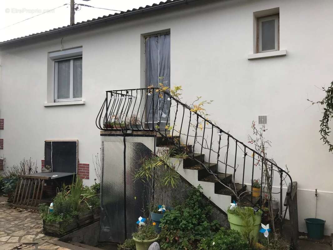 Maison à MONCOUTANT