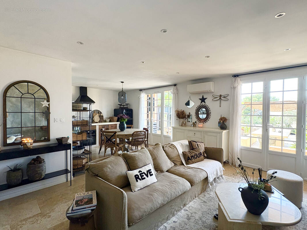 Appartement à SIX-FOURS-LES-PLAGES