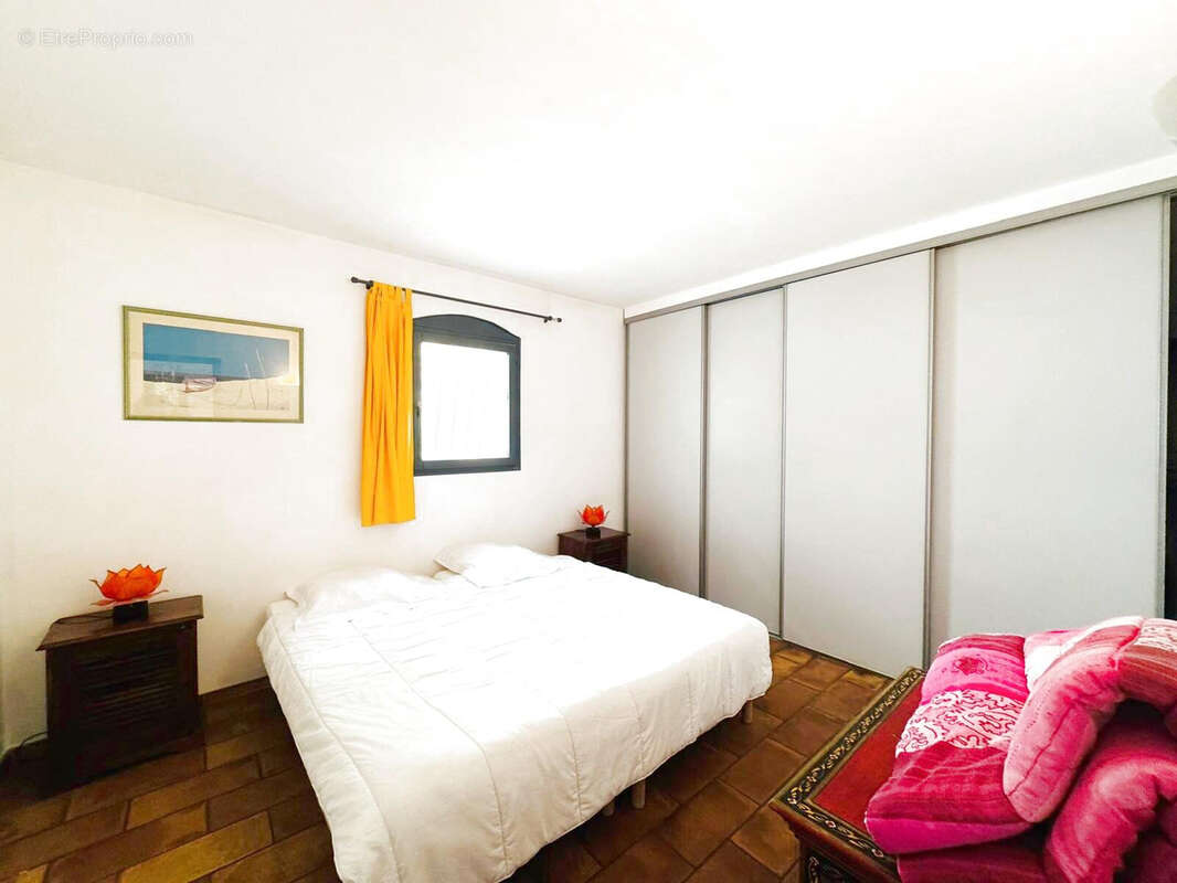 Maison à ROQUEBRUNE-SUR-ARGENS