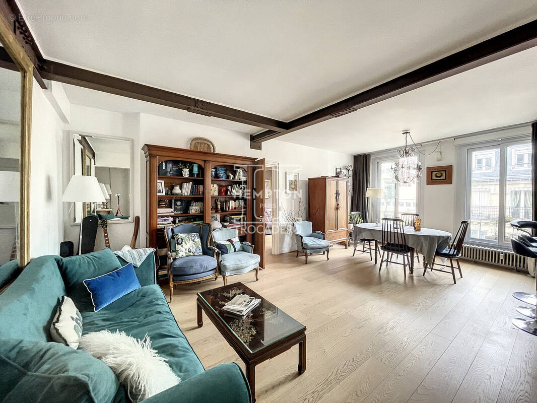 Appartement à PARIS-16E