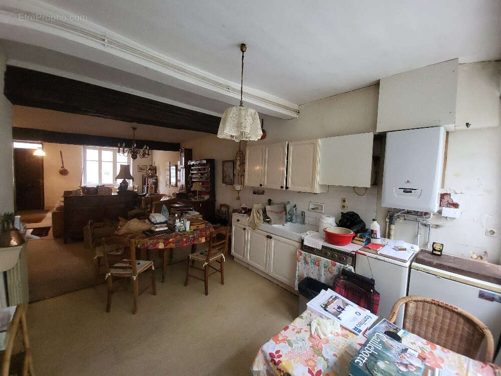 Maison à CHATILLON-SUR-CHALARONNE