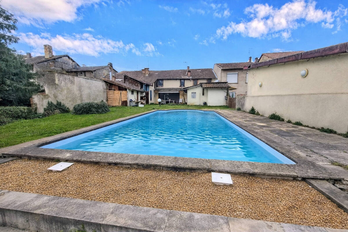 Maison à VILLENEUVE-DE-MARSAN