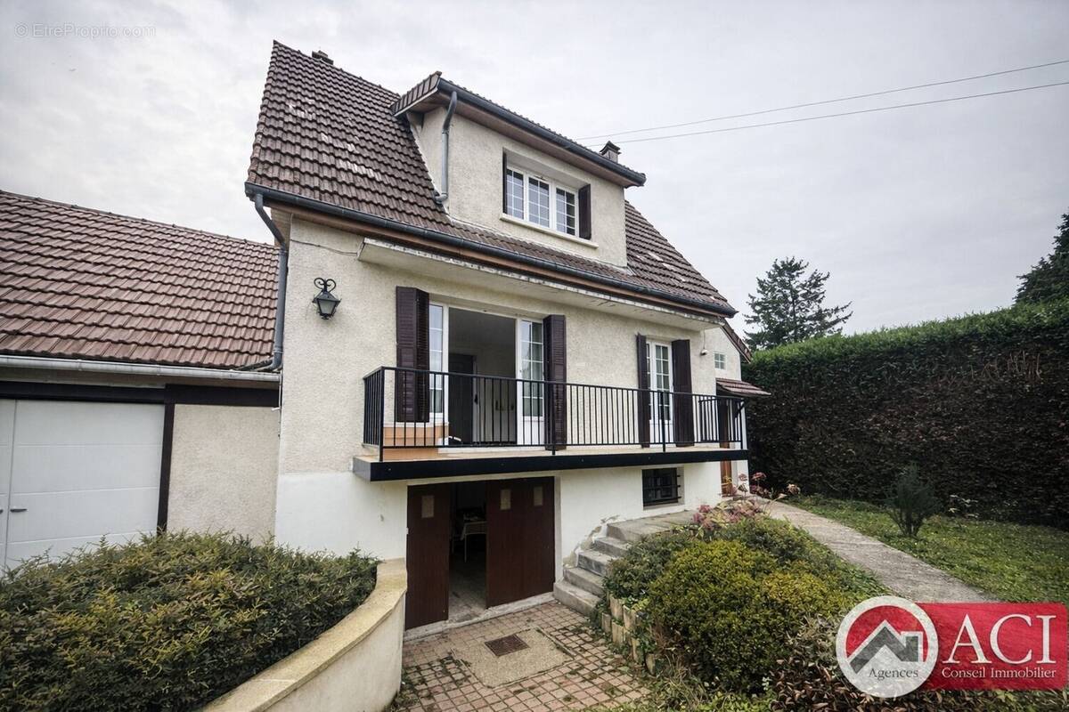 Maison à SAINTE-GENEVIEVE