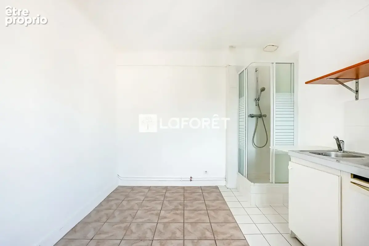 Studio charme sous les toits - Vue Tour Eiffel - photo 2