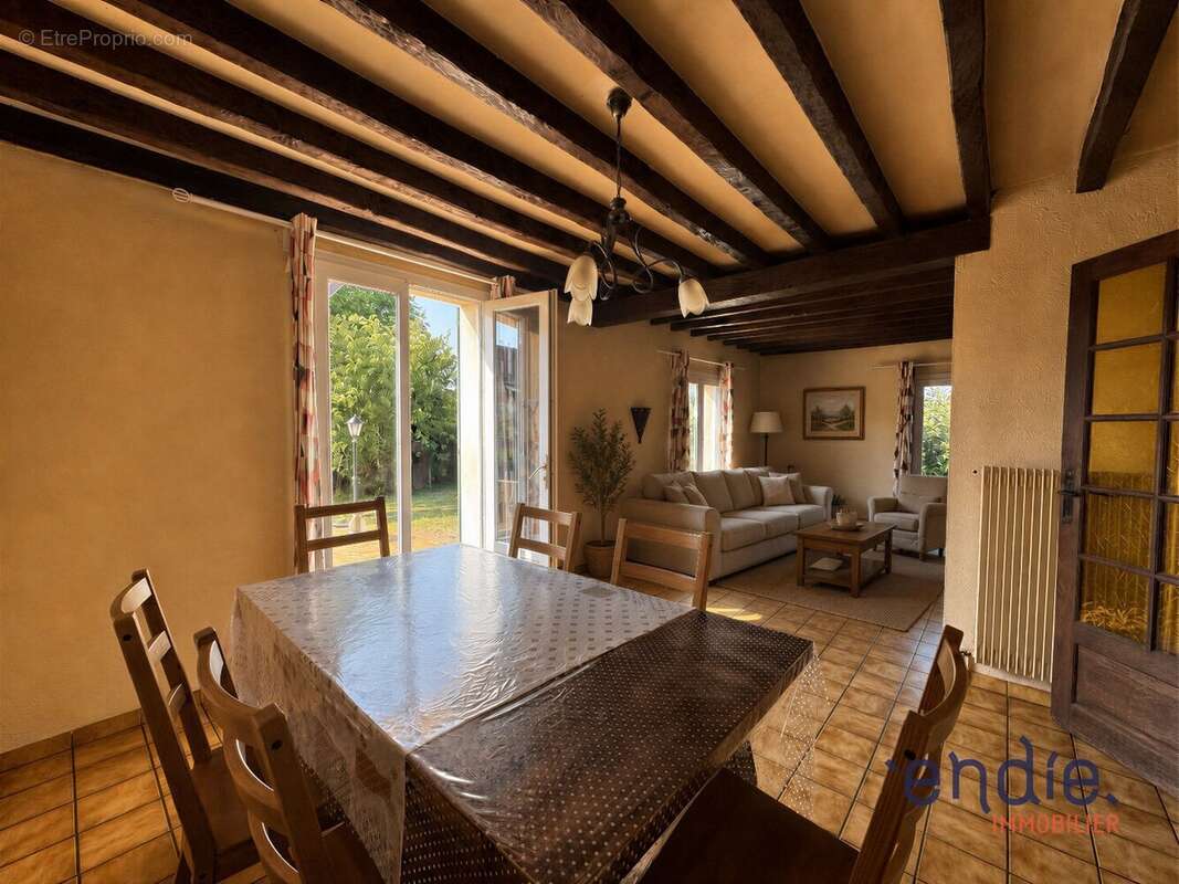 Une maison familiale aux beaux volumes, au cur de Cheux - photo 2