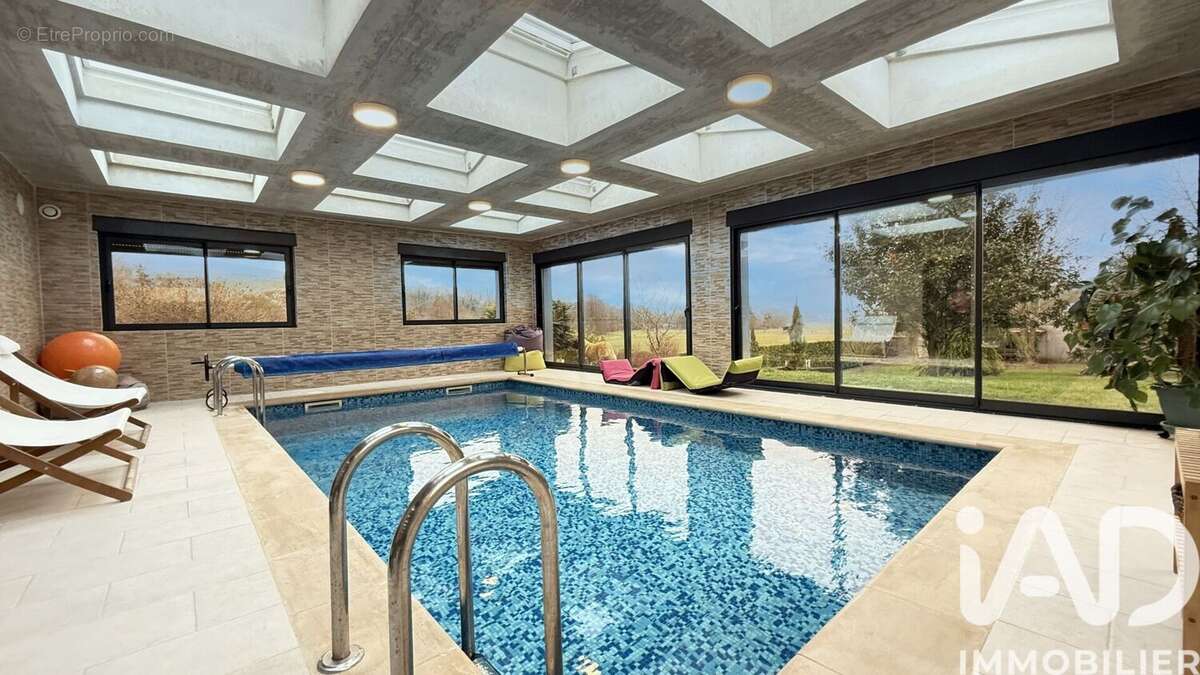 Maison 510 m² à Chatillon-Sur-Marne  - photo 3