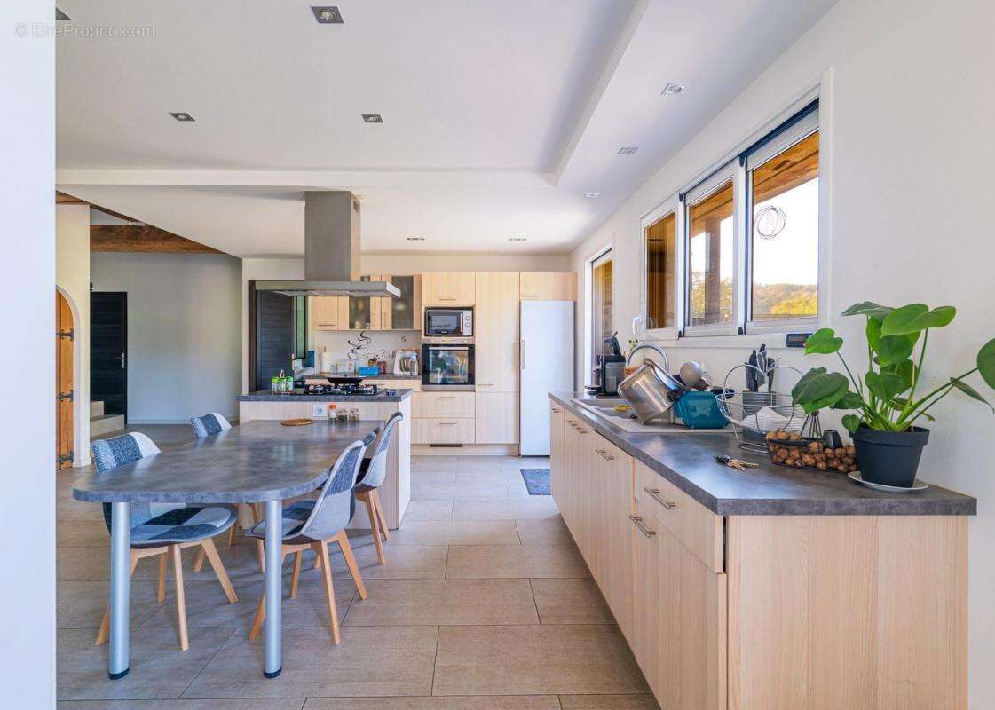 Maison à SAVIGNE-L&#039;EVEQUE