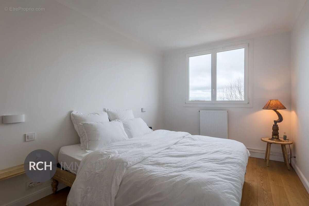 Appartement à NEAUPHLE-LE-CHATEAU