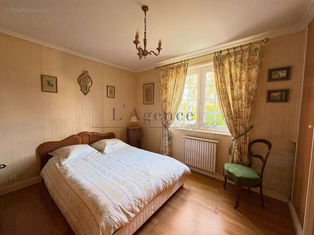 Maison à AVILLY-SAINT-LEONARD