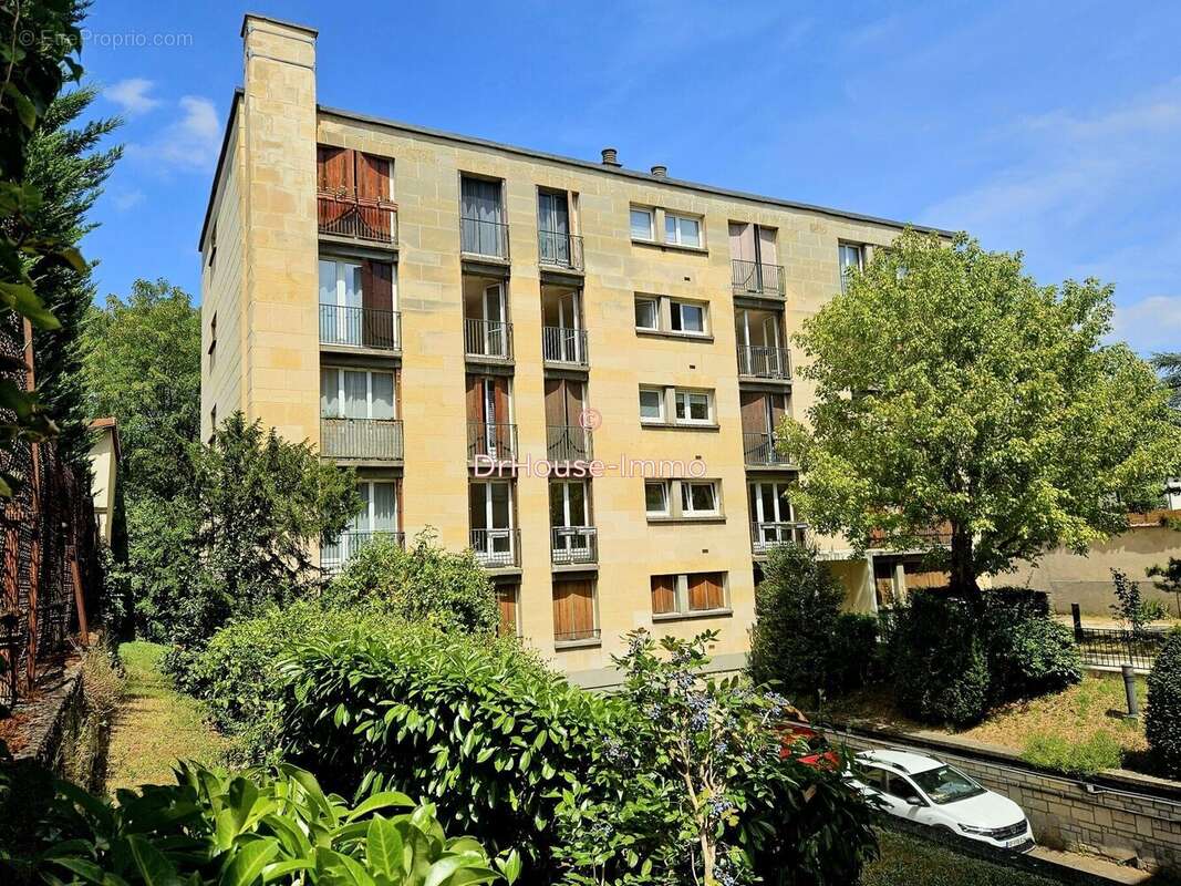 Appartement à SAINT-MAUR-DES-FOSSES