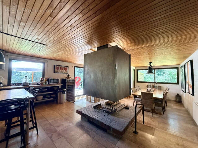 Maison d'architecte au coeur d'un domaine prive - photo 5