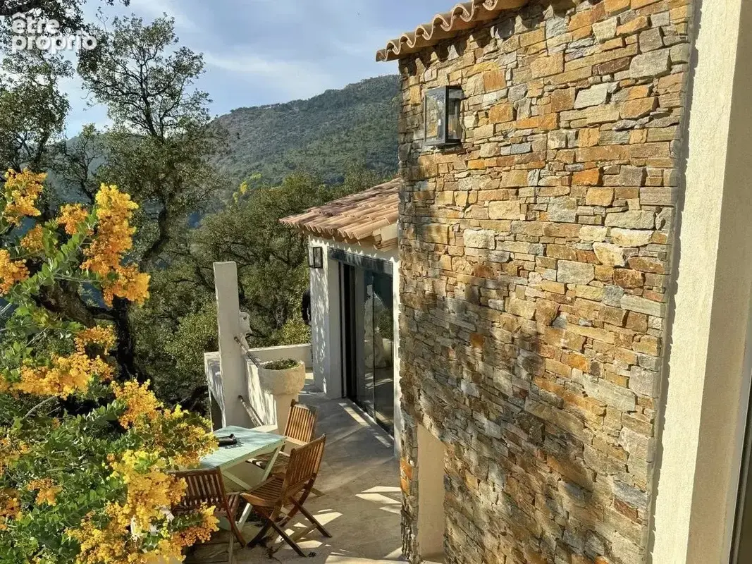 Grimaud: Maison avec vue panoramique au calme - photo 2