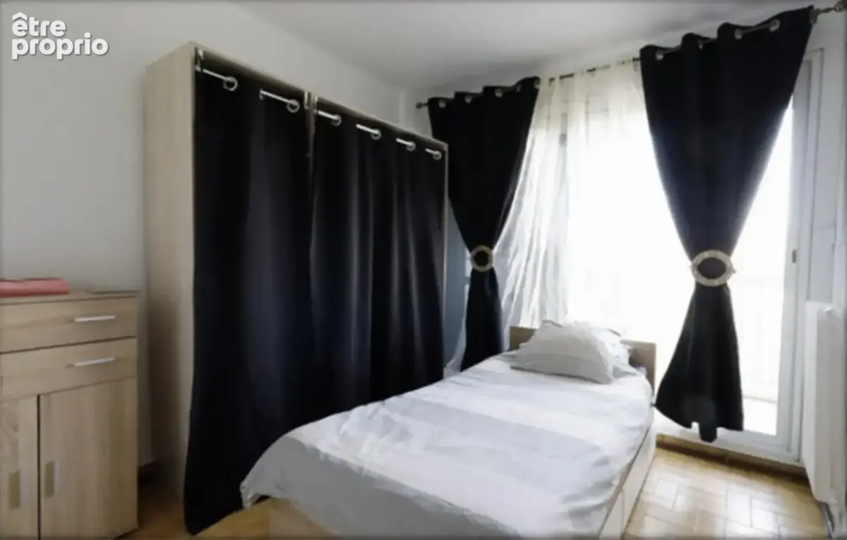 Dpt Bouches du Rhône (13), à vendre appartement T4 avec terrasse fermée et loggia - photo 9