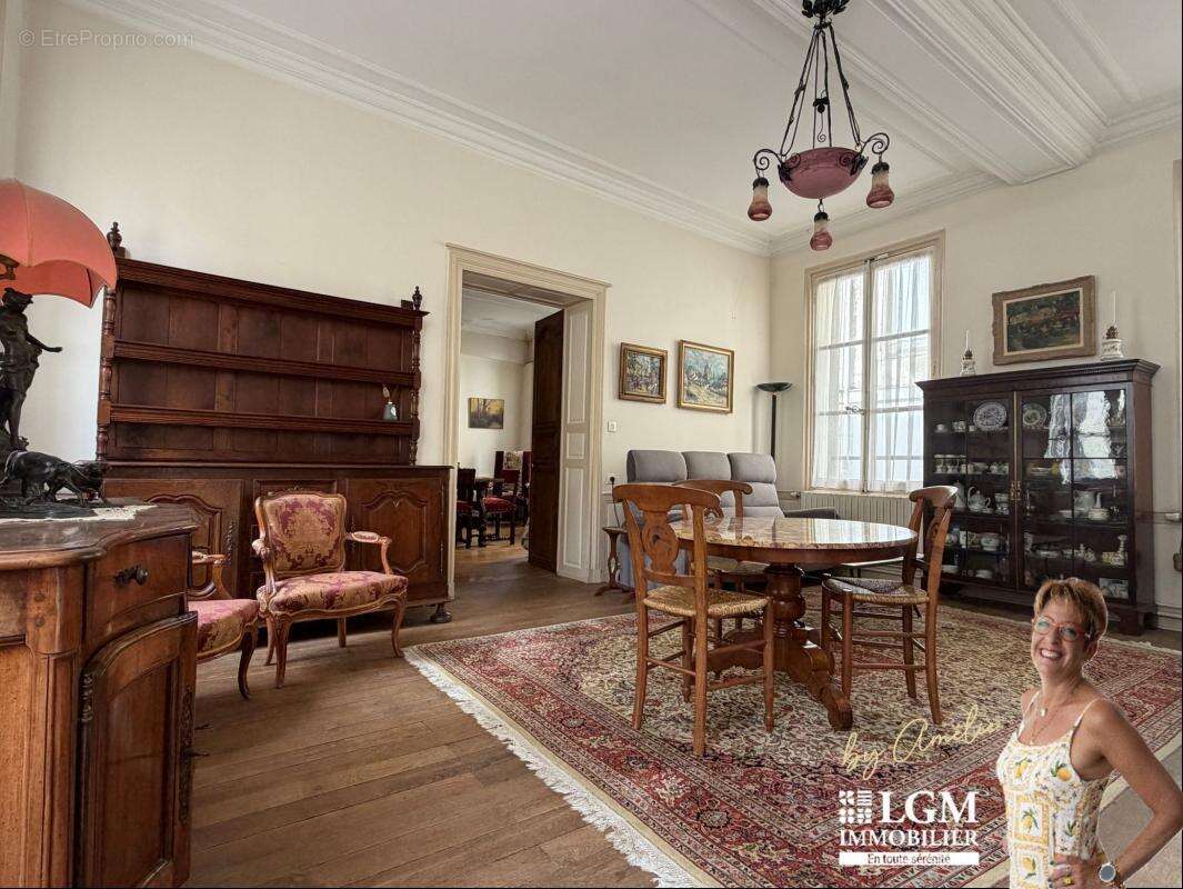 Demeure d'exception au cœur du vieux Château-Thierry -5 Chambres, un appartement - 319 m² d'histoire ! - photo 4