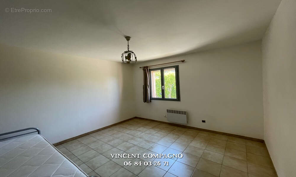 Maison à ESPARRON-DE-VERDON