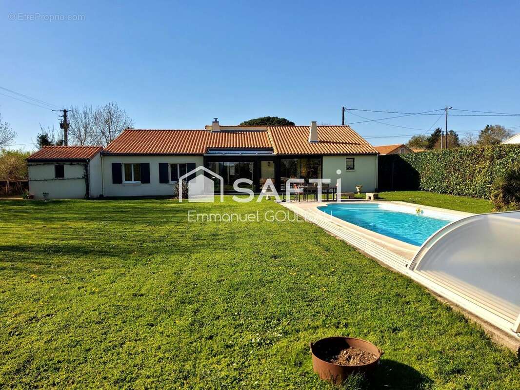 Photo 2 - Maison à VOUILLE