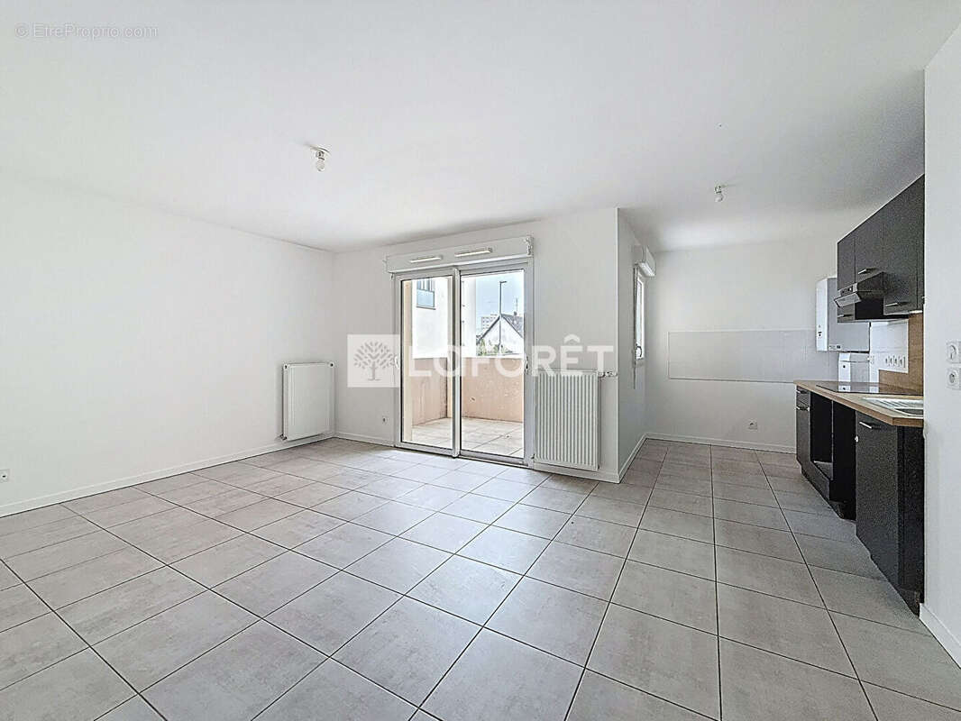 Appartement à MEYZIEU