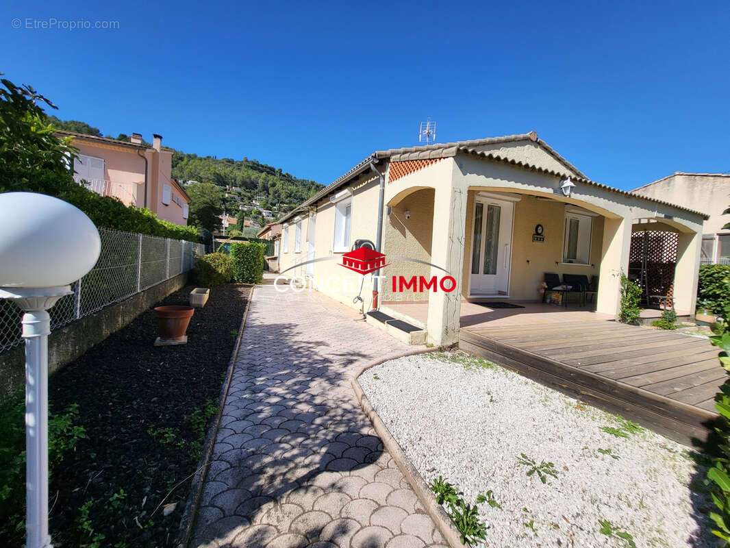 Maison à SOLLIES-TOUCAS