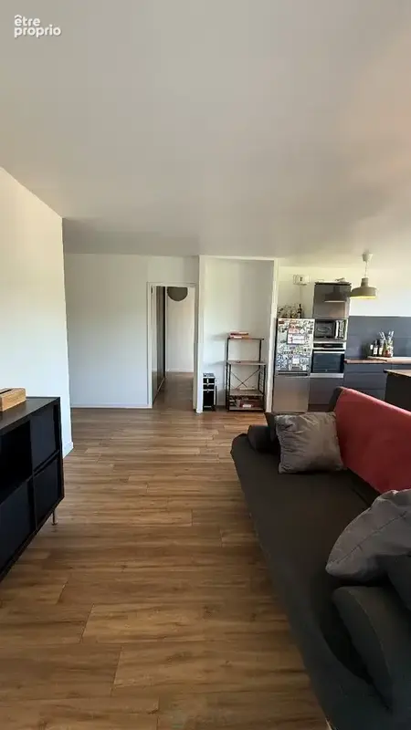 COUP DE CUR  Appartement 4 pièces entièrement rénové, lumineux, avec balcon et parking - photo 6