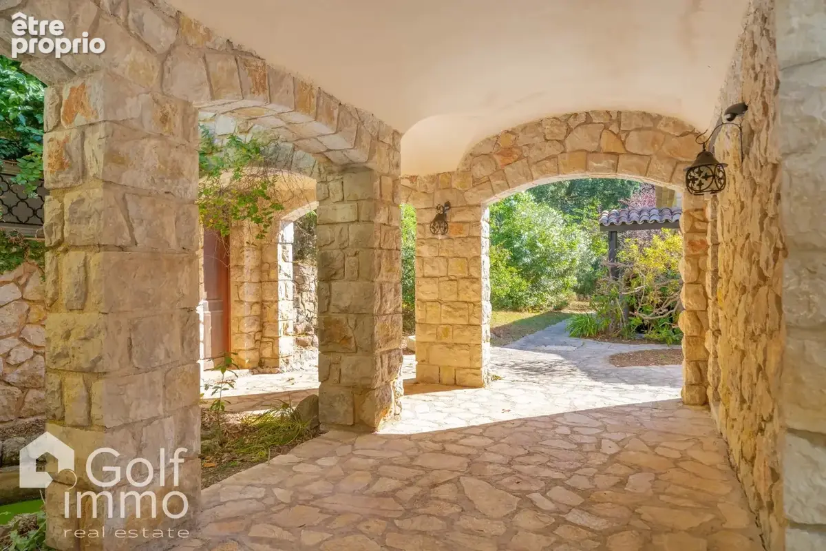 Villa de charme en pierre  plain-pied  300 m² 7000 m² du terrain  Piscine balinaise - photo 9